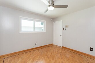 Building Photo - 9106 Bonhomme Rd