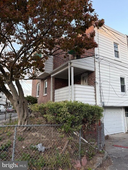 Foto del edificio - 7250 Radbourne Rd