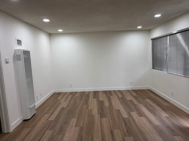 Building Photo - 14423 Berendo Ave