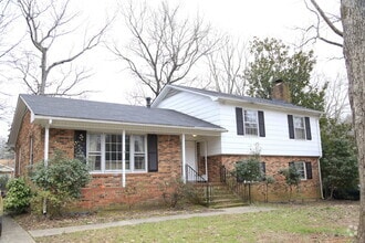 Building Photo - 2414 Knickerbocker Dr