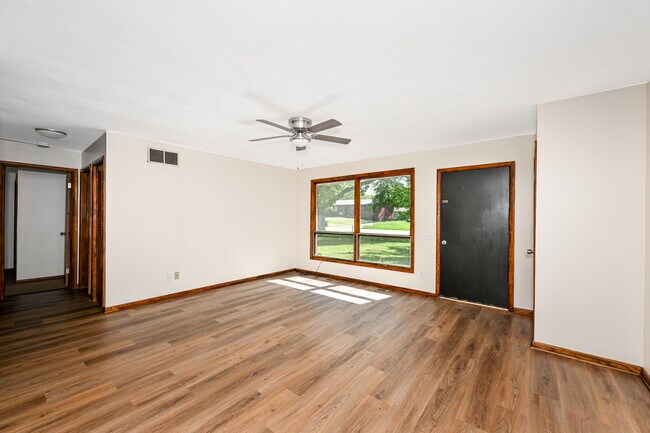 Foto del edificio - 3287 Delray Ave NW