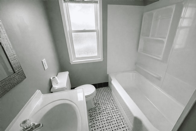 Foto del edificio - 15824 Norborne Ave