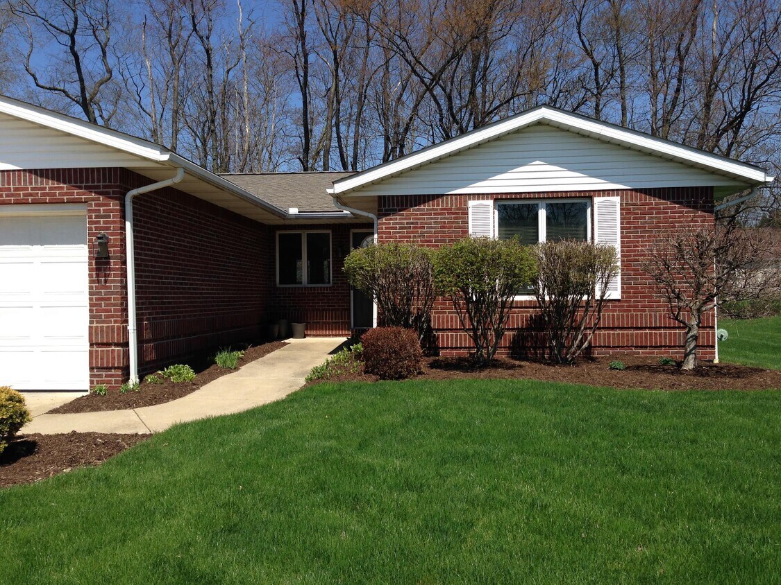 Foto principal - 2812 Eastwood Dr
