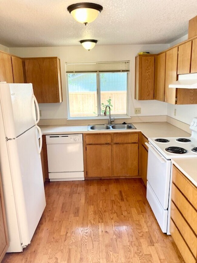Building Photo - Charming 3 Bedroom, 2 Bathroom Gresham Home
