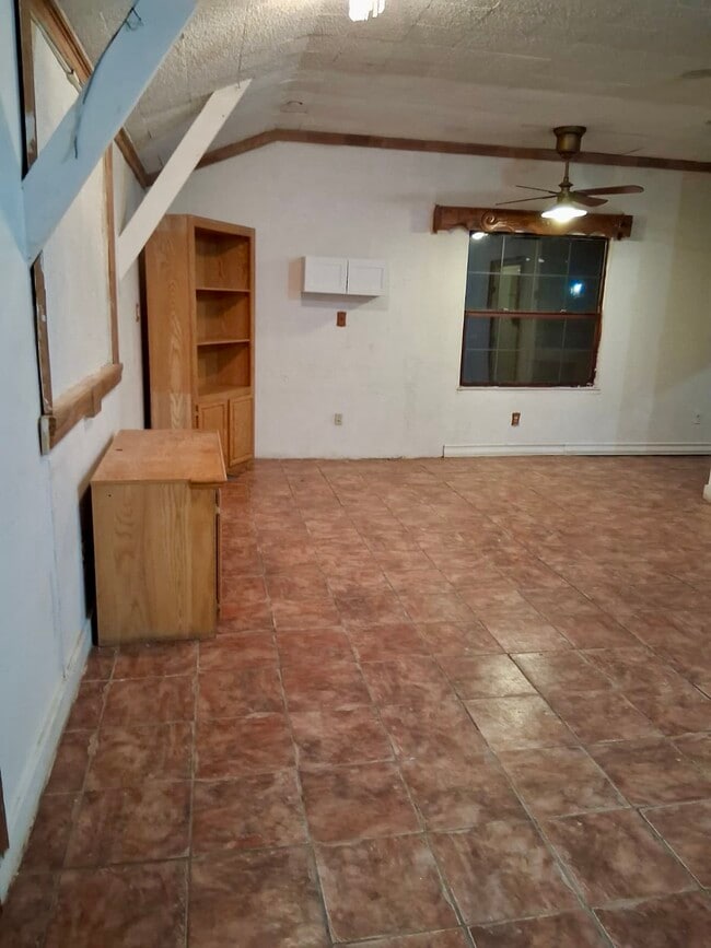 Building Photo - 544 Paseo Real Dr