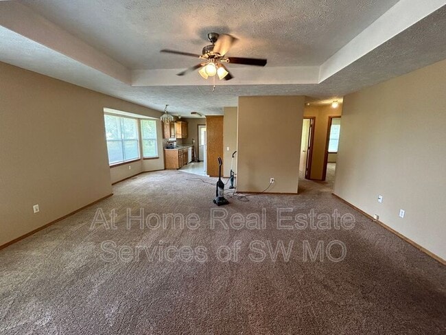 Building Photo - 1239 Bluegrass Rd