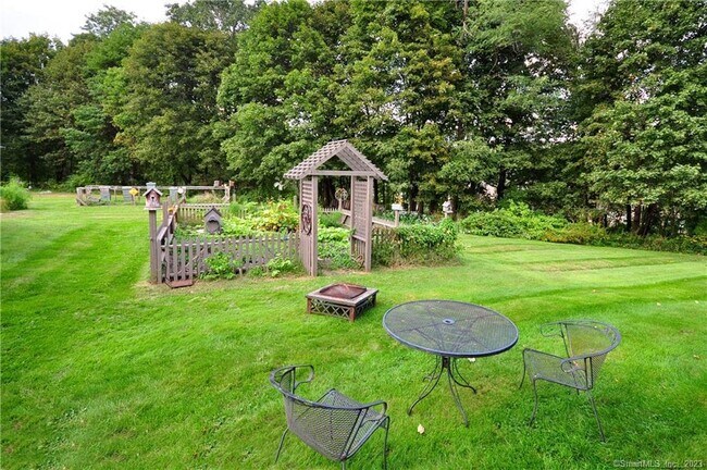 Building Photo - 22 Highland Ave