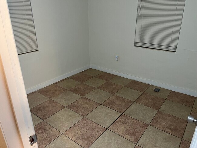 Habitación 2 - 2103 Golfview Ct