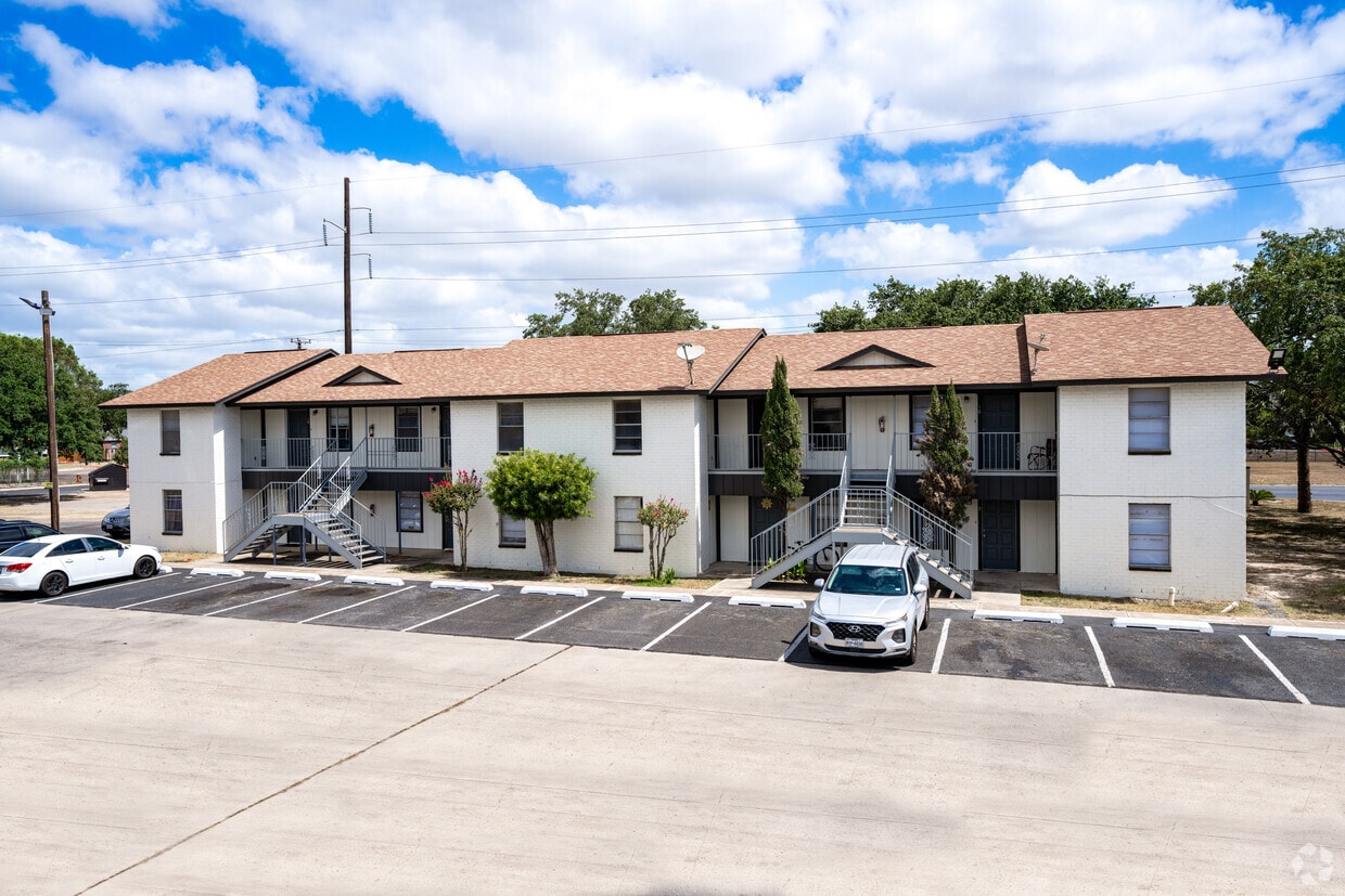 Live Oak Apartments Apartments in Weslaco, TX