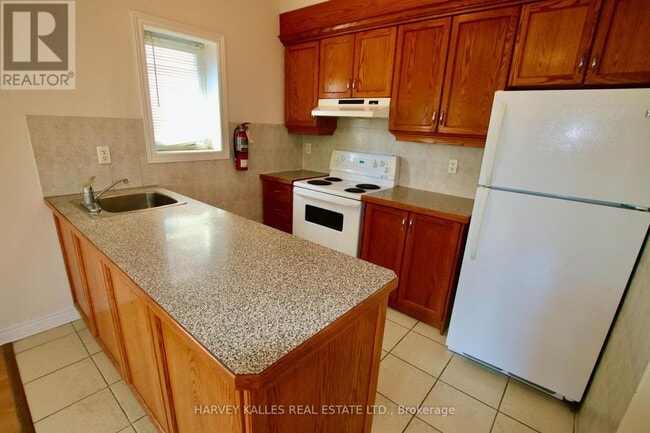 Building Photo - 775 Ossington Ave