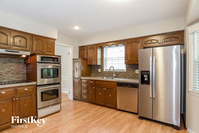 Building Photo - 8200 W 98th St