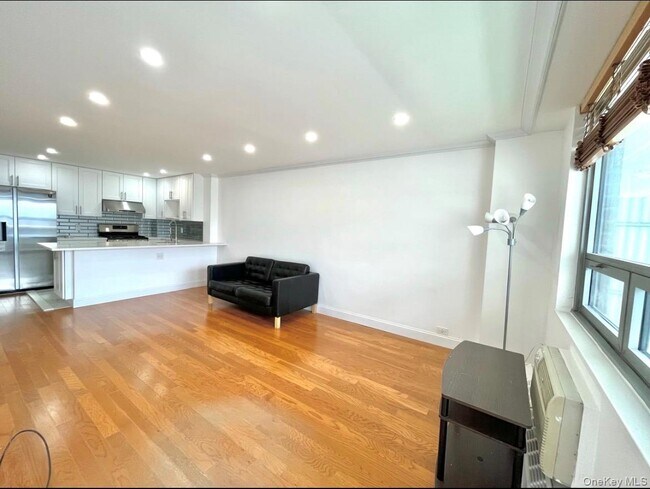 Foto del edificio - 61 E 25th St