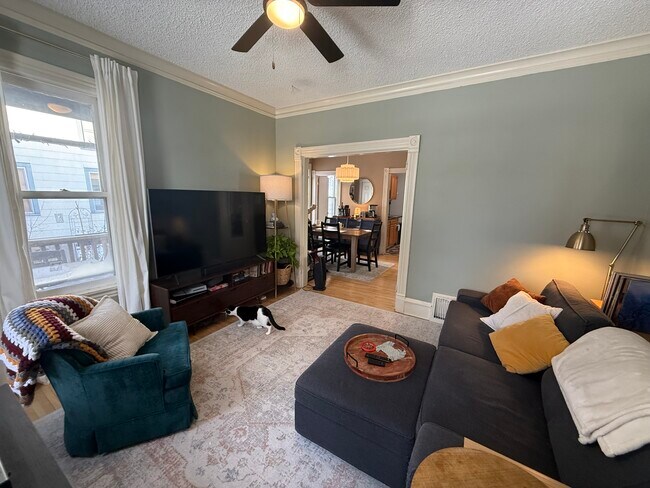 Building Photo - 2523 28th Ave S