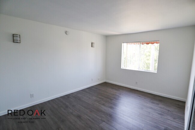Building Photo - 10770 Lawler St