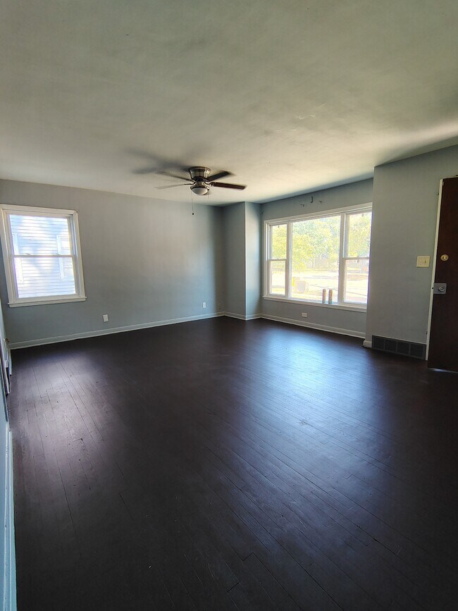 Foto del edificio - 2524 N Rockton Ave
