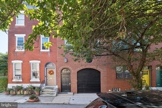 Building Photo - 2010 Ogden St