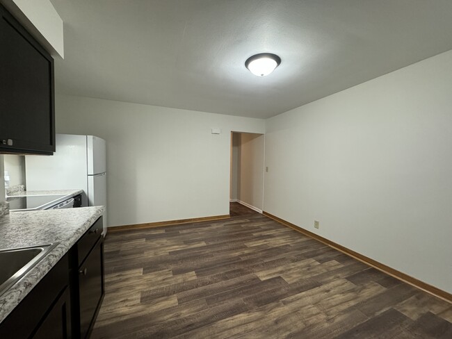 Building Photo - 2512 Henry Ave