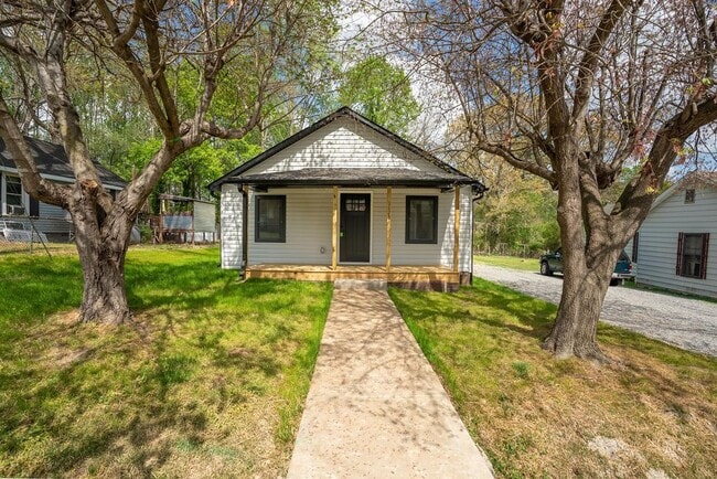 Foto del edificio - 1128 Rosehill Dr