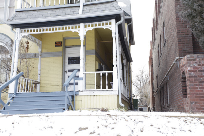 Foto del edificio - The Yellow House