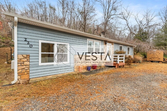 Building Photo - 220 Meredith Lp