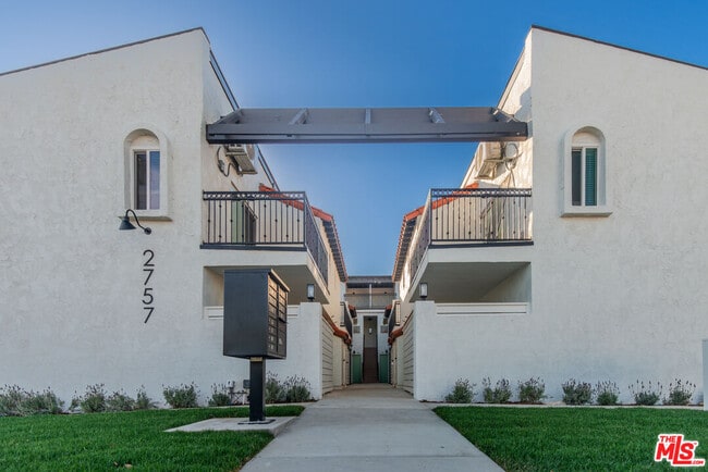Building Photo - 2757 Andreo Ave