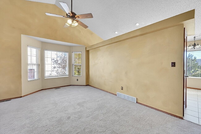 Foto del edificio - $2,395.00 - 4 Bedrooms, 3.5 Bathrooms, Sin...