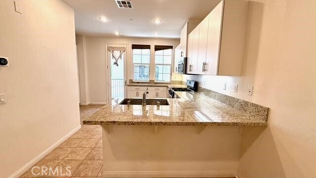 Building Photo - 904 N Primrose Ln