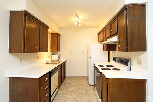 Kitchen - Superior Place Apartments