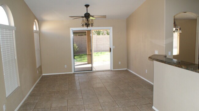 Foto del edificio - 871 W Horseshoe Ave