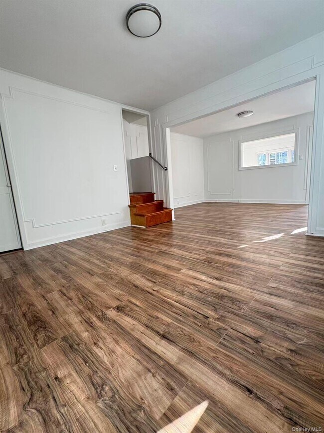 Foto del edificio - 42-45 247th St