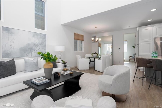 Building Photo - 2 br, 2.5 bath Condo - 432 1/2 Goldenrod Ave