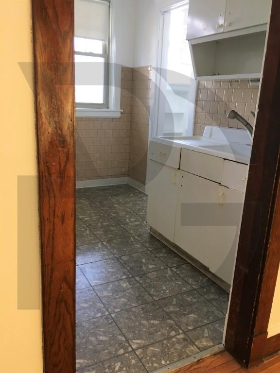 Building Photo - 1 bedroom in CHICAGO IL 60618