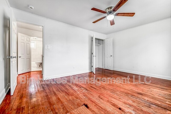 Foto del edificio - 1302 Hillsway Ct