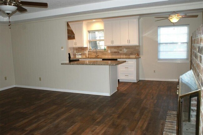 Building Photo - 203 Ridgewood Drive, Spring, TX 77386 - 3 ...