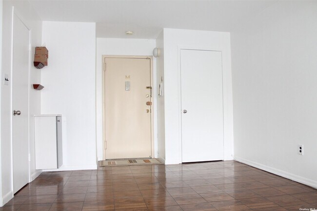 Foto del edificio - 66-60 80th St