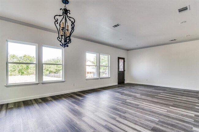 Foto del edificio - 147 Eva Pl