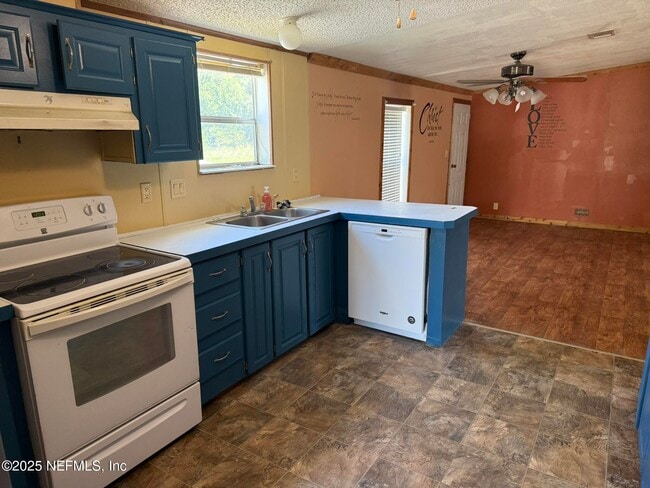 Building Photo - 822 Dawn Ave