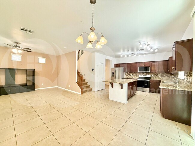 Building Photo - 9218 W Meadow Dr