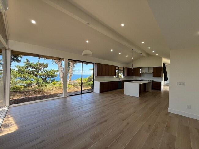 Foto del edificio - Newly Renovated 4 Bedroom Residence in La Jolla