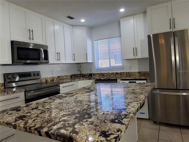 Foto del edificio - 1020 70TH STREET N # 4,ST PETERSBURG FL 33710 St