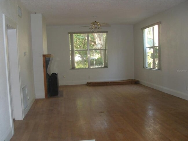 Building Photo - 1706 4th Ave E