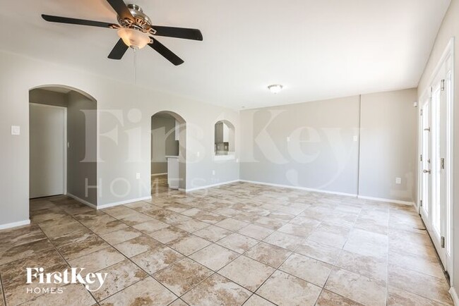 Foto del edificio - 205 E Orchid Ln