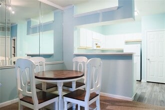 Building Photo - 1330 Old Spanish Trl