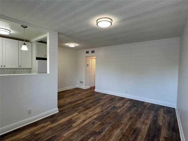 Foto del edificio - 2325 Arthur St