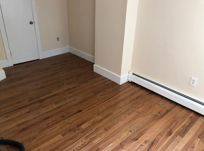 Building Photo - 883 Harrison Ave