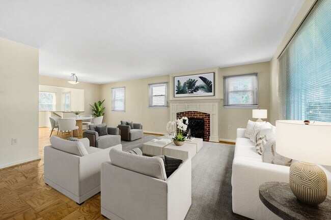 Foto del edificio - Detached Split-Level Home in BCC Cluster is Waiting for YOU!