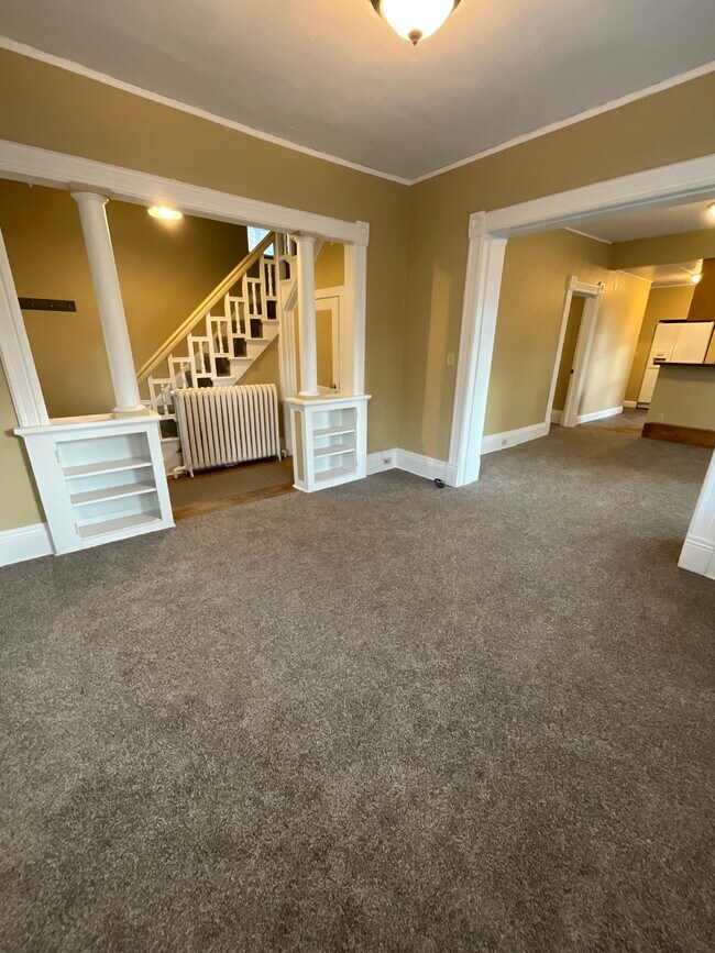 Foto del edificio - 1324 E 2nd St