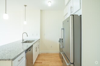 Interior Photo - 603 Concord