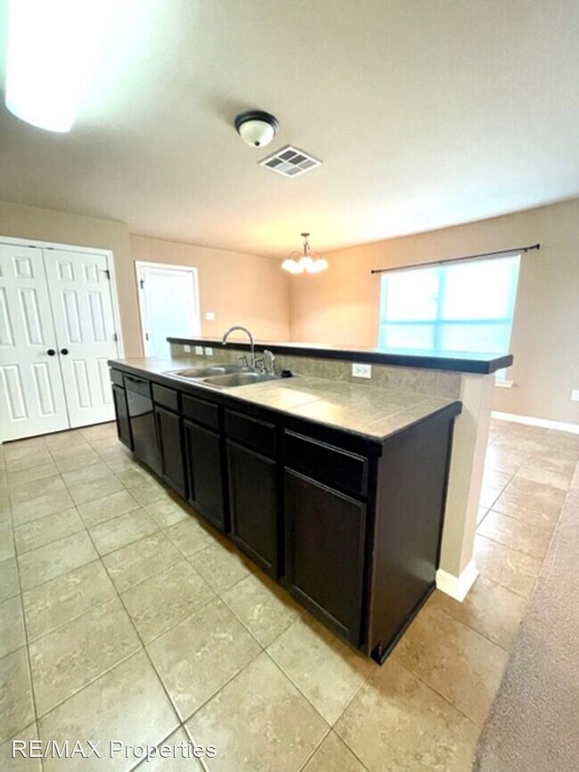 Building Photo - 3 br, 2 bath House - 42114 N. City Parc Dr.