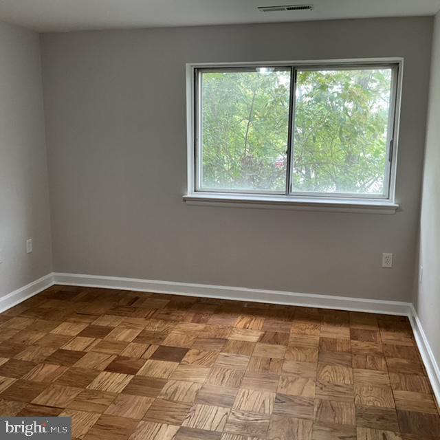 Foto del edificio - 11348 Cherry Hill Rd